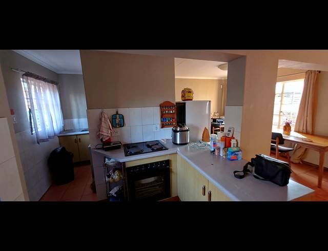 3 BEDROOM FREEHOLD TO LET IN DIE HEUWEL